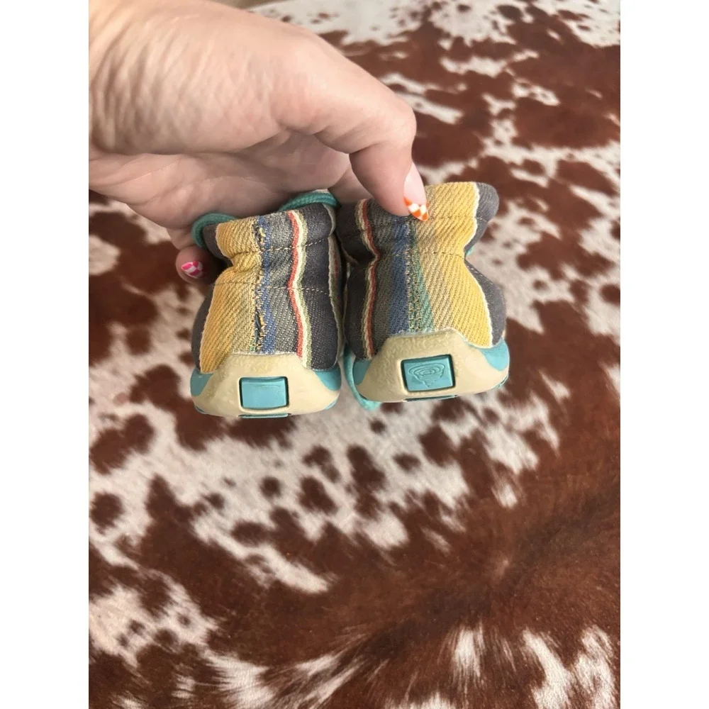 Twisted X Unisex Baby/Toddler Moccasin Casual serape fabric Lace-Up US 6
